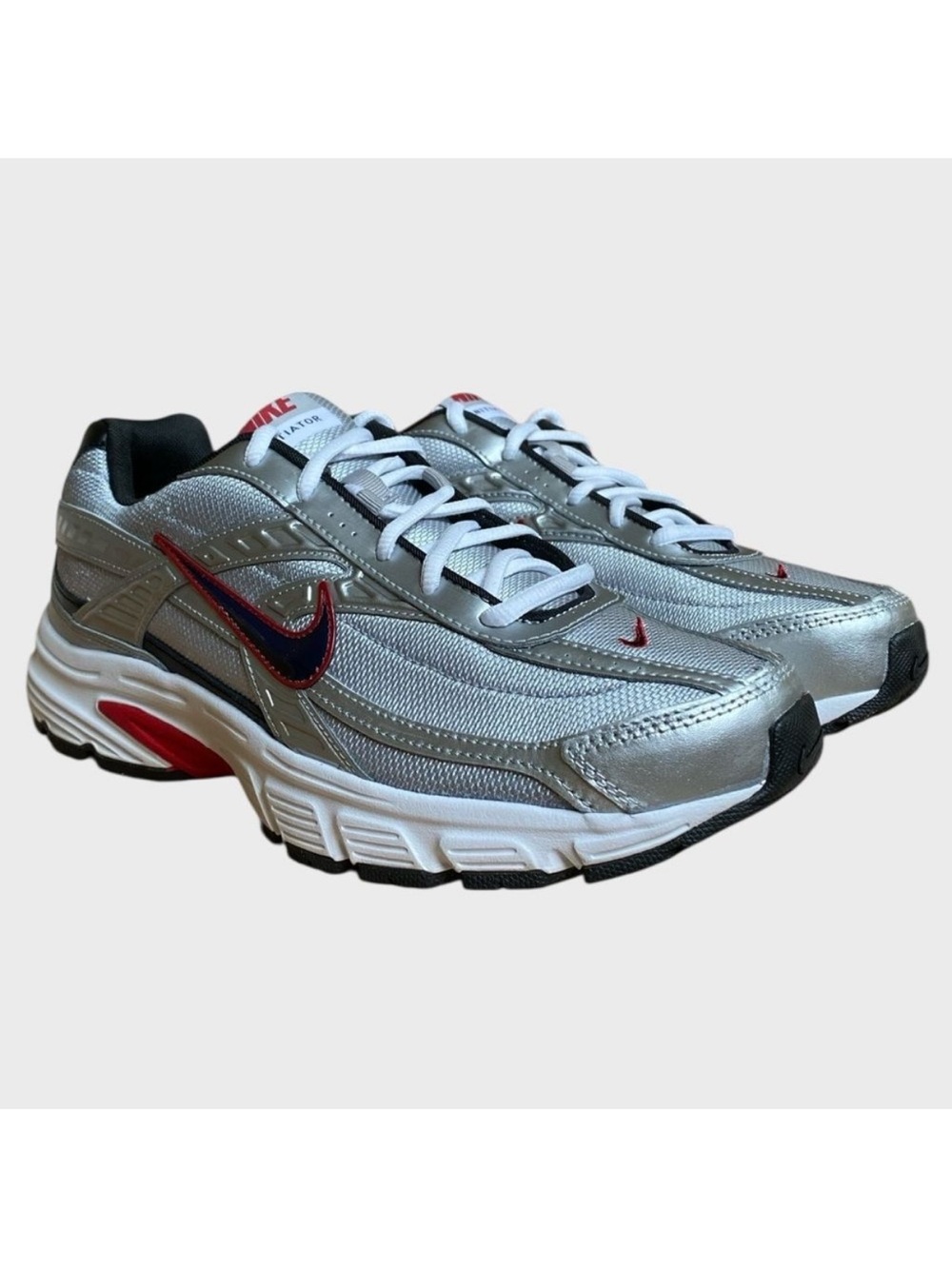 NWB Nike Initiator Running Athletic Shoes Men's Size 10.5 Metallic Silver White